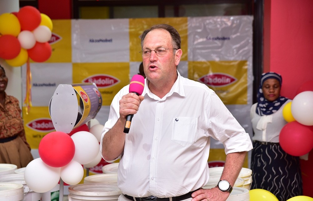 AkzoNobel Commercial Director for East Africa, Deon Nieuwoudt, who led the discussions and demonstrations