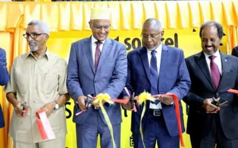 Officials of Dahabshiil Group and invited guests cut the ribbon to commemorate the official launch of 3G and 4G mobile and internet network, and eDahab mobile payment services for Somali customers and the floating of Somtel Shares to the public in Mogadishu