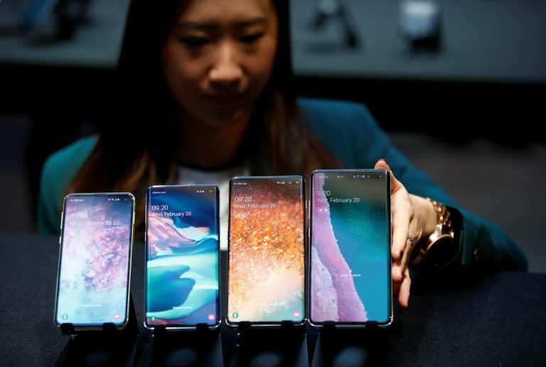 The newly unveiled products consist of three models -- the cheaper S10e, the standard S10 and the S10 Plus