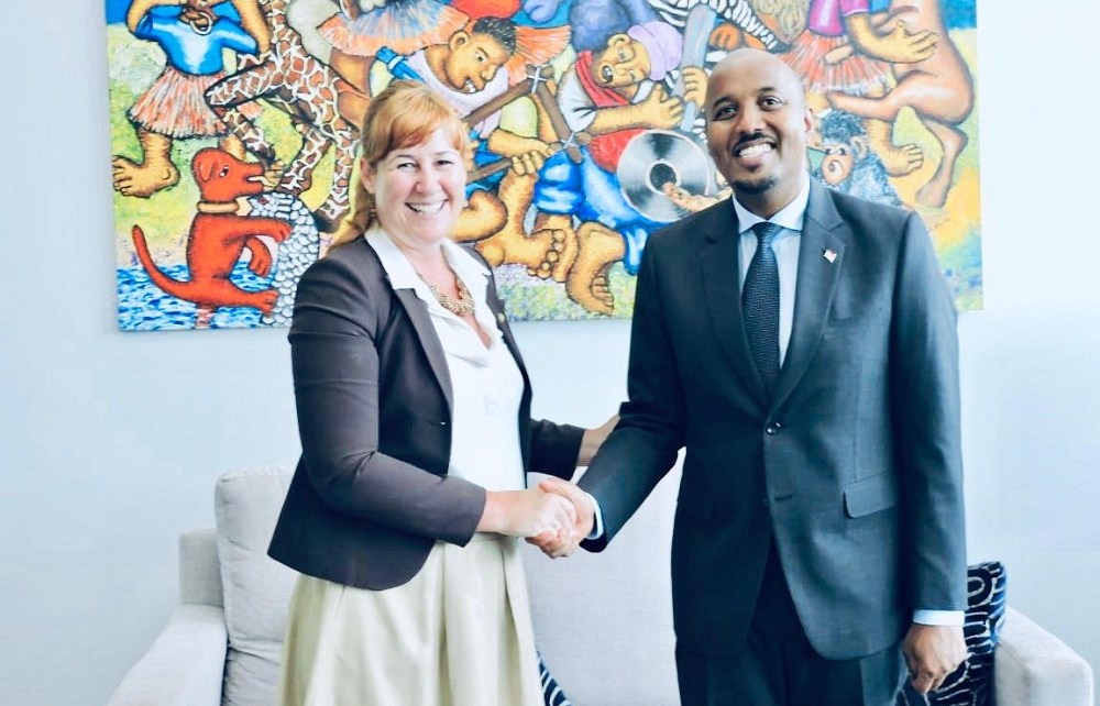 Somaliland Ambassador to Kenya Omar bashe Awil with Ireland Ambassador to Kenya Lisa Doherty when the two met in nairobi on Wednesday.