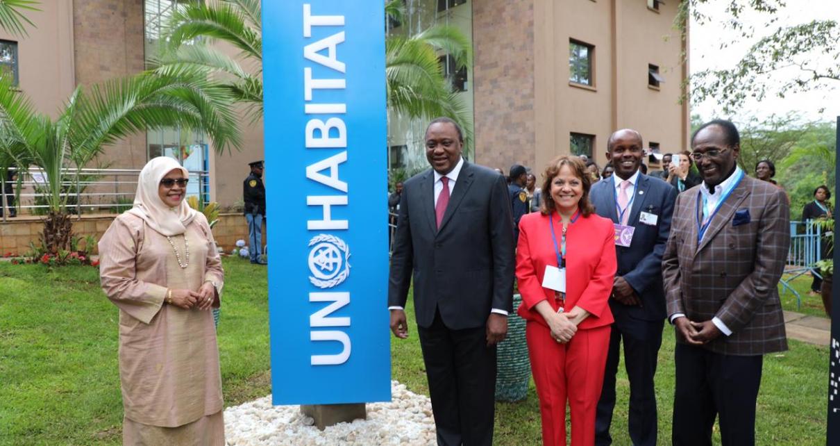 President Uhuru Kenyatta of Kenyam the UN-Habitat Executive Director, Maimunah Mohd Sharif, and the newly elected President of the UN-Habitat Assembly Martha Delgado at the unveiling of the new UN-Habitat sign outside the Agency’s headquarters in Nairobi just before the official opening of the first UN-Habitat Assembly© 2019/UNHabitat