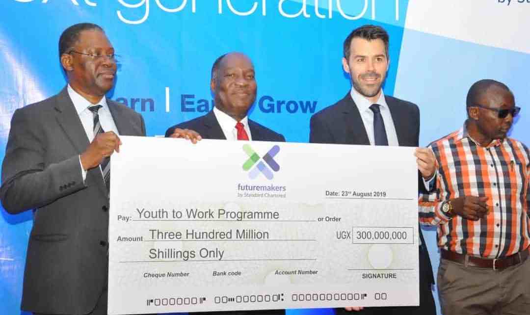 Standard Chartered Bank in partnership with Challenges Uganda has launched a 6-month youth employability programme under its Futuremakers initiative valued at Ugx 300,000,000.