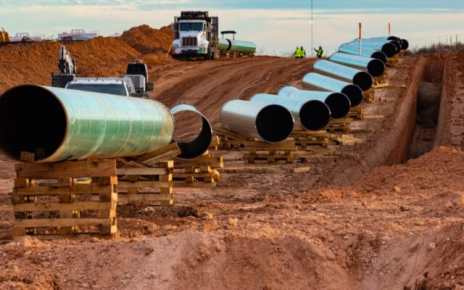 US Broker Breaks Ranks to Cover East African Pipeline Risk